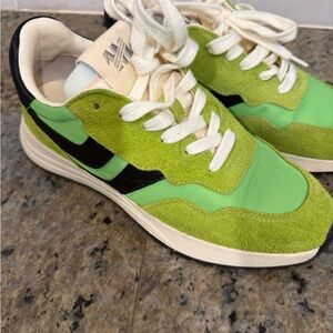 Set Green and Black Sneakers